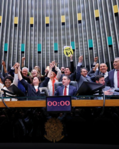 Câmara dos Deputados aprova fim da escala 6x1, o texto segue agora para análise do Senado Feed (Novo) (1)